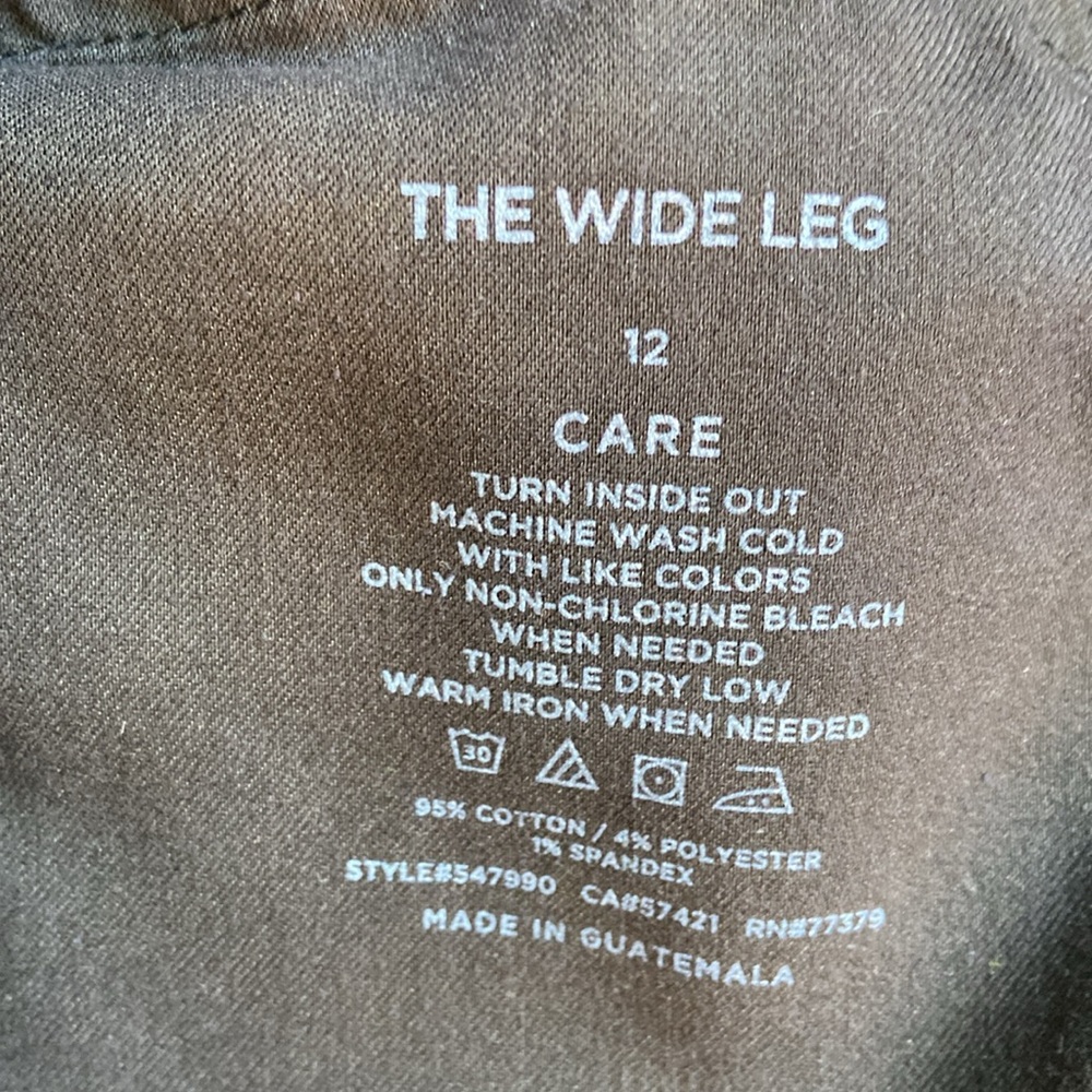 Ann Taylor Wide Crop Black Jeans. Size 12 - Picture 15 of 15